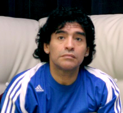 http://www.kolkatafootball.com/new/Diego_Maradona.jpg