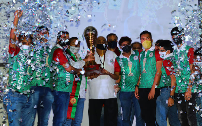 <b><h3><font color=red> AIFF handed over the Hero I-League 2019-20 trophy to the champions Mohun Bagan today