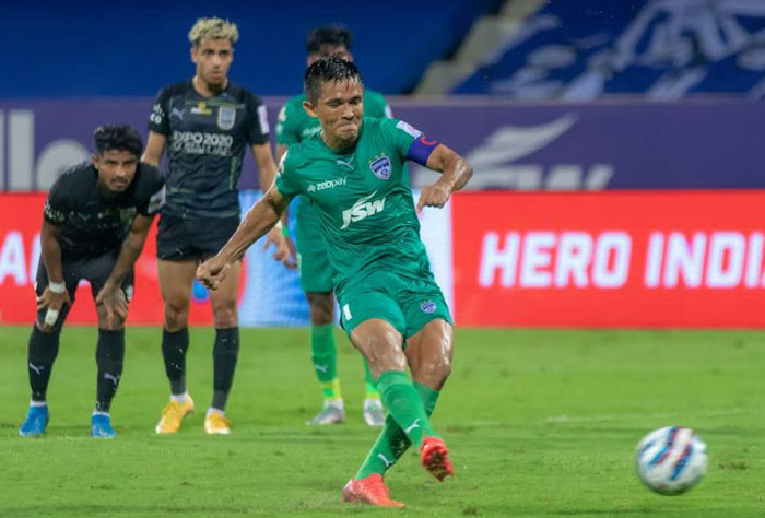 
<br>MATCH-18: 04/12/2021 : BENGALURU  FC  - <b> <font color=red> 1-3 </b></font>  - MUMBAI CITY FC : kolkatafootball.com